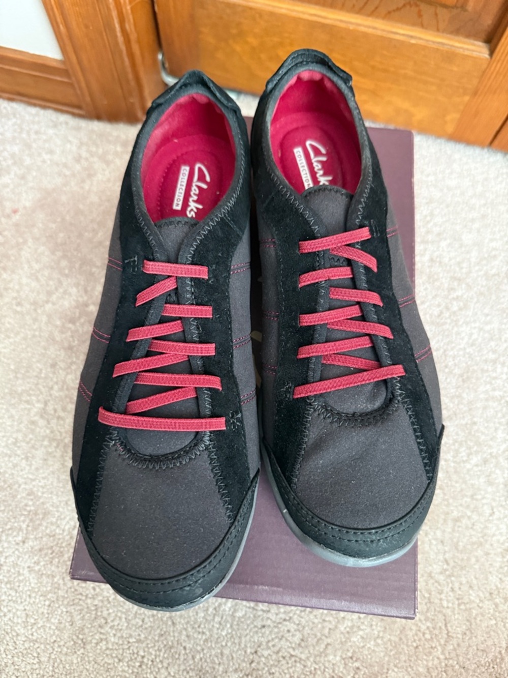 Clarks Black Sneakers with Red Laces and Interior women’s size 7 New